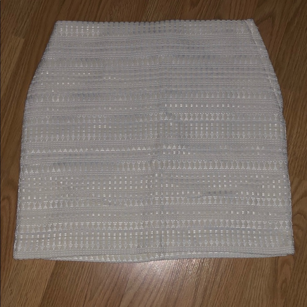 H&M off white skirt